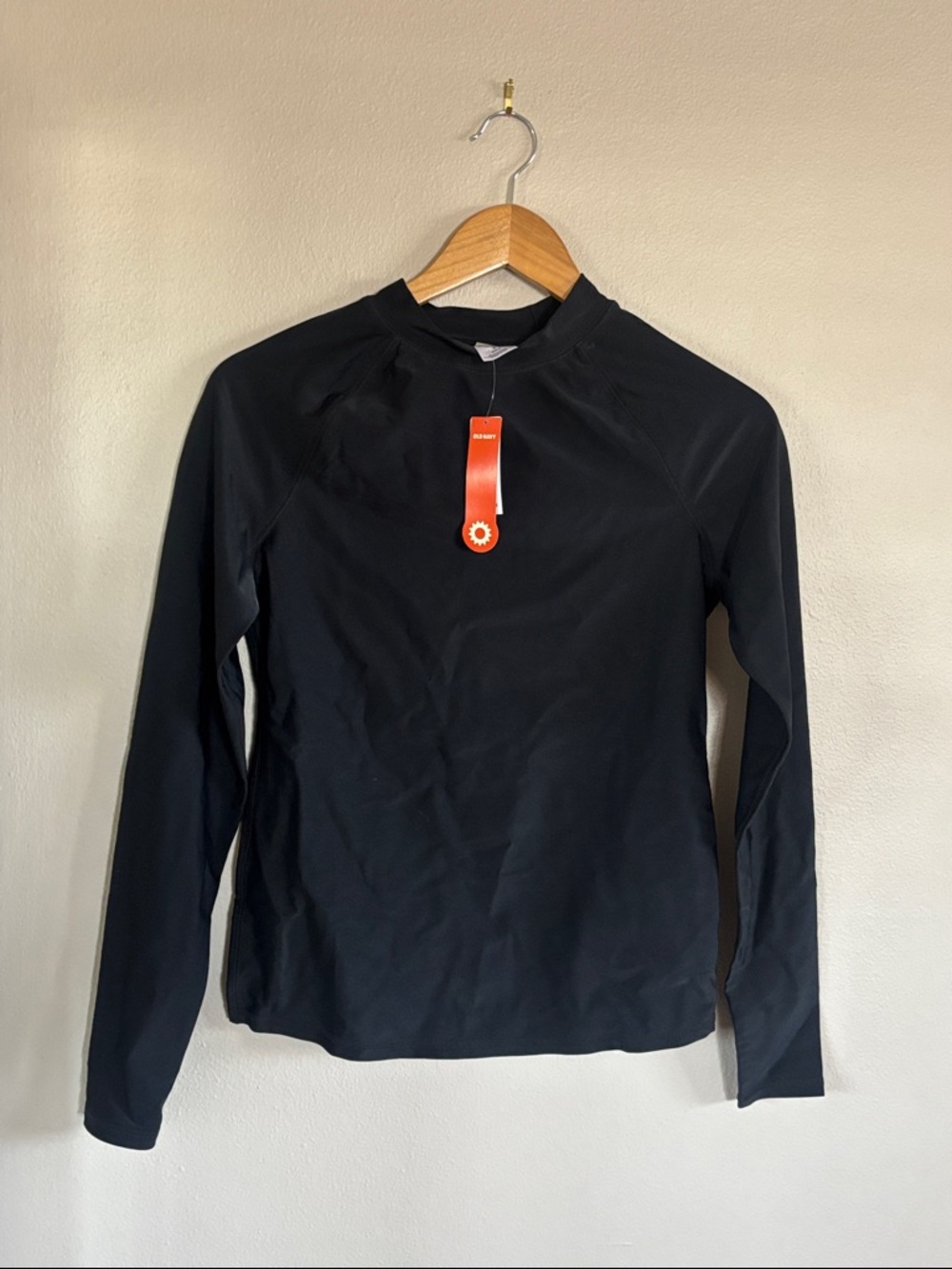 Old Navy Black Long-Sleeve Swim Rash Guard UPF 50